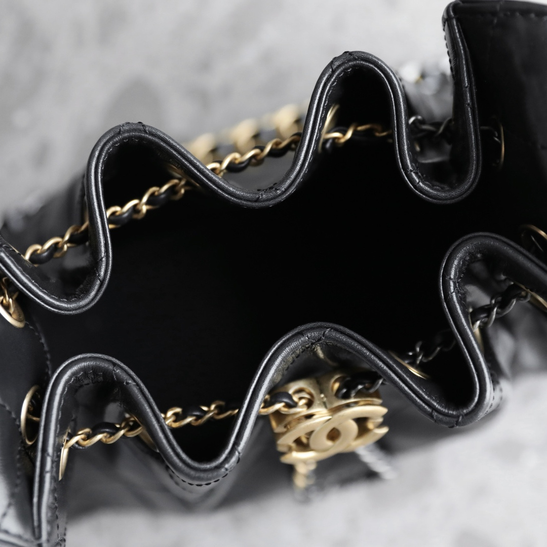 Chanel 香奈兒 Leather Goods