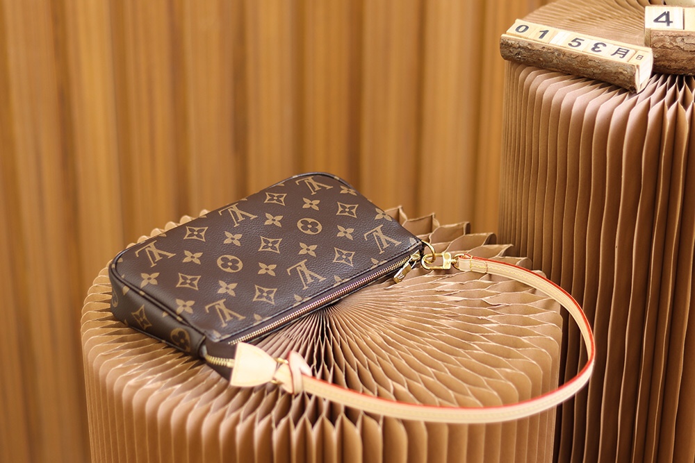 Louis Vuitton 路易威登 Leather Goods