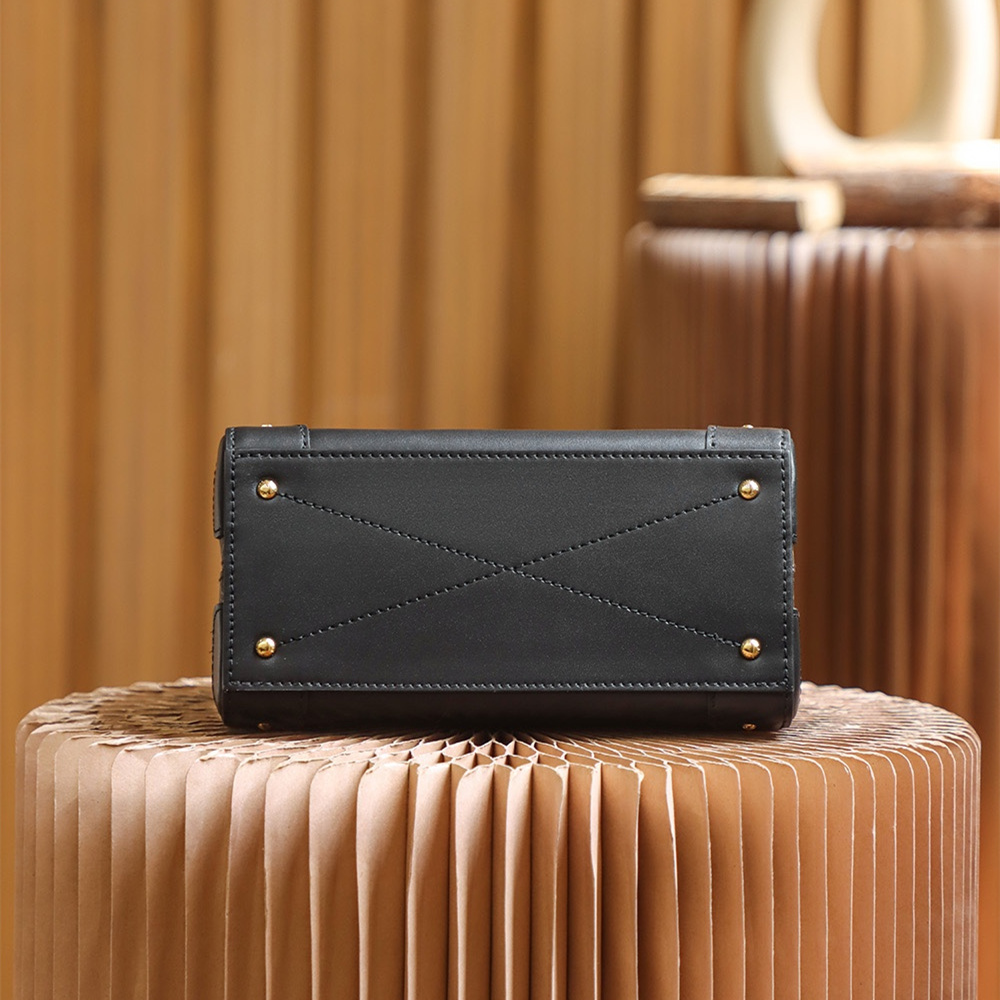 Louis Vuitton 路易威登 Leather Goods