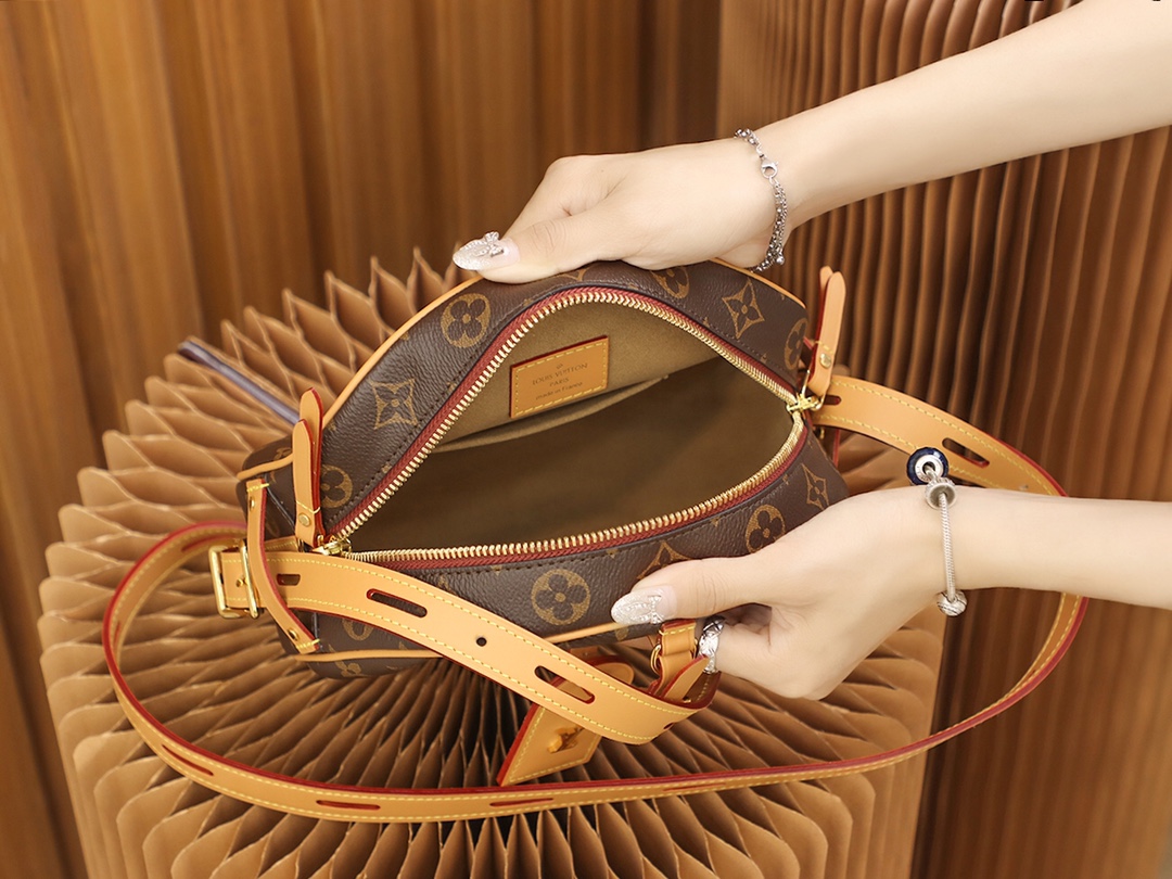 Louis Vuitton 路易威登 Leather Goods