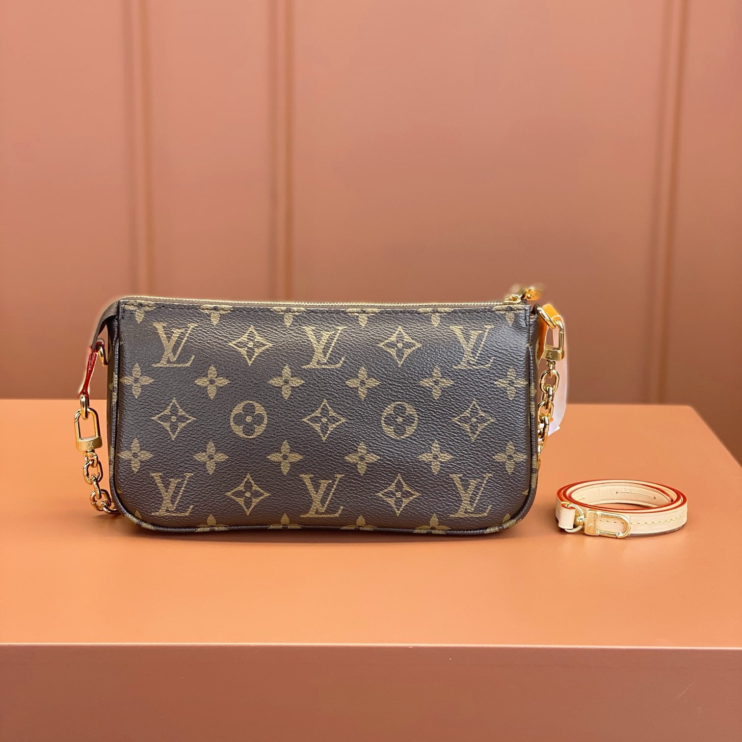 Louis Vuitton 路易威登 Chain Bag
