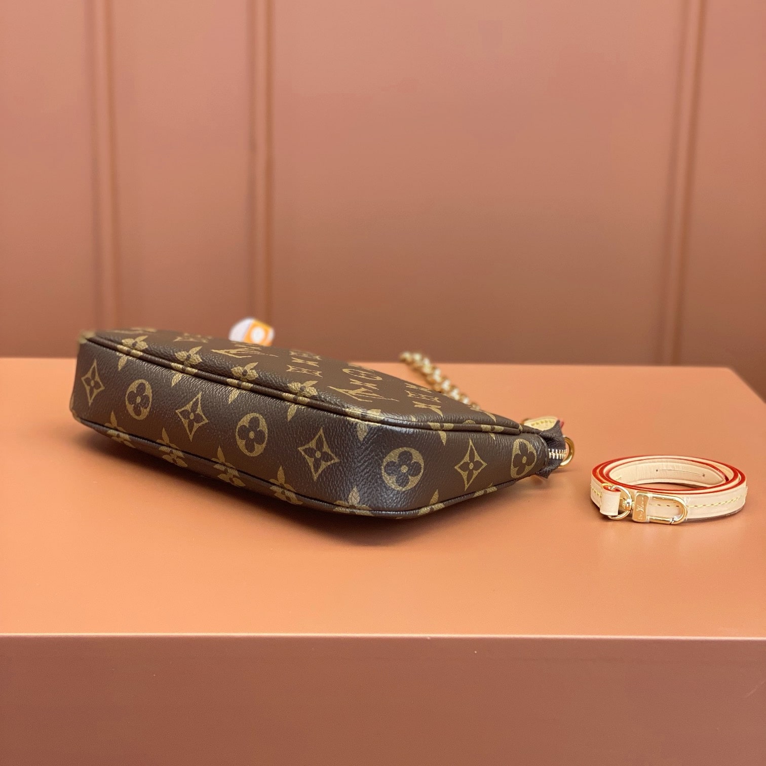 Louis Vuitton 路易威登 Chain Bag