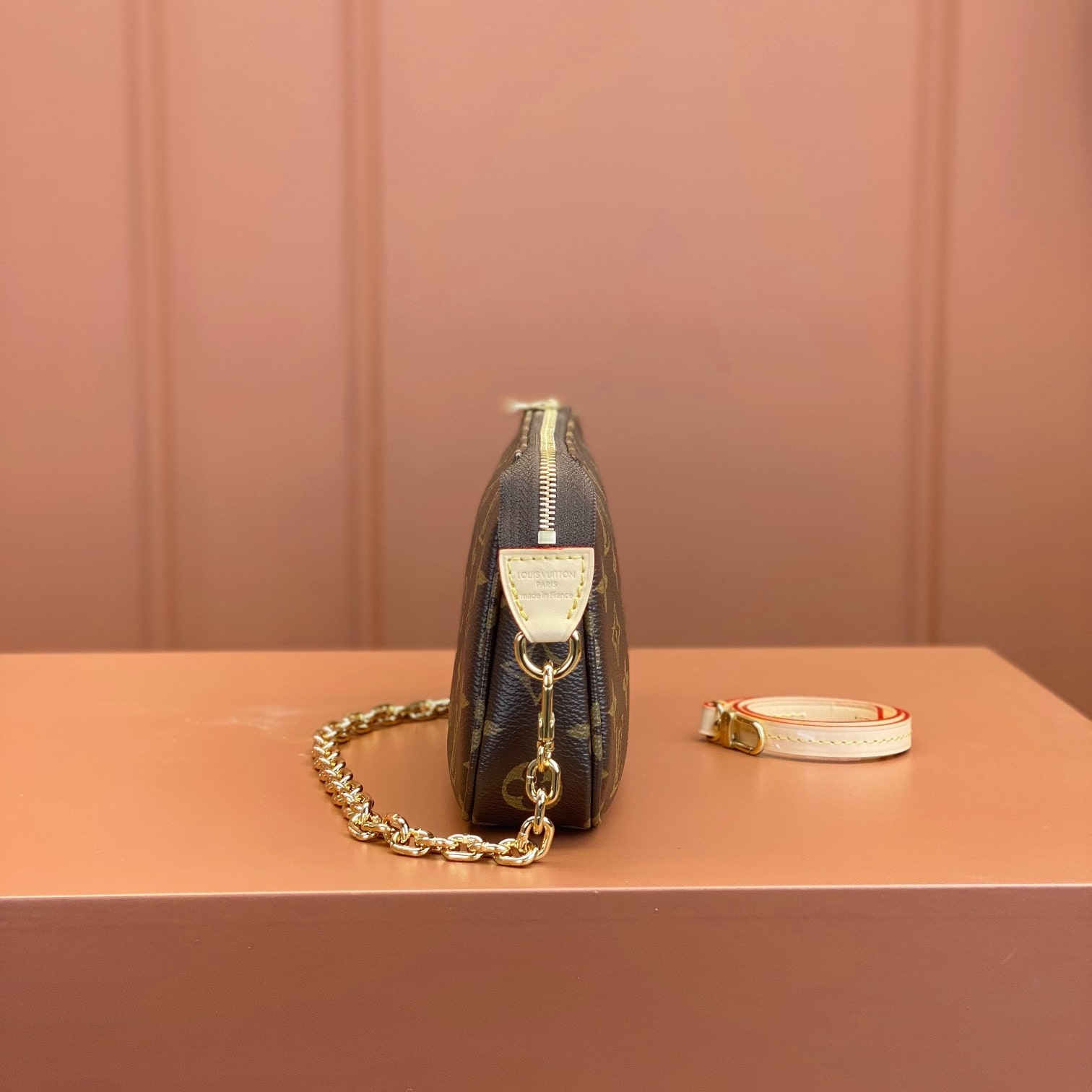 Louis Vuitton 路易威登 Chain Bag