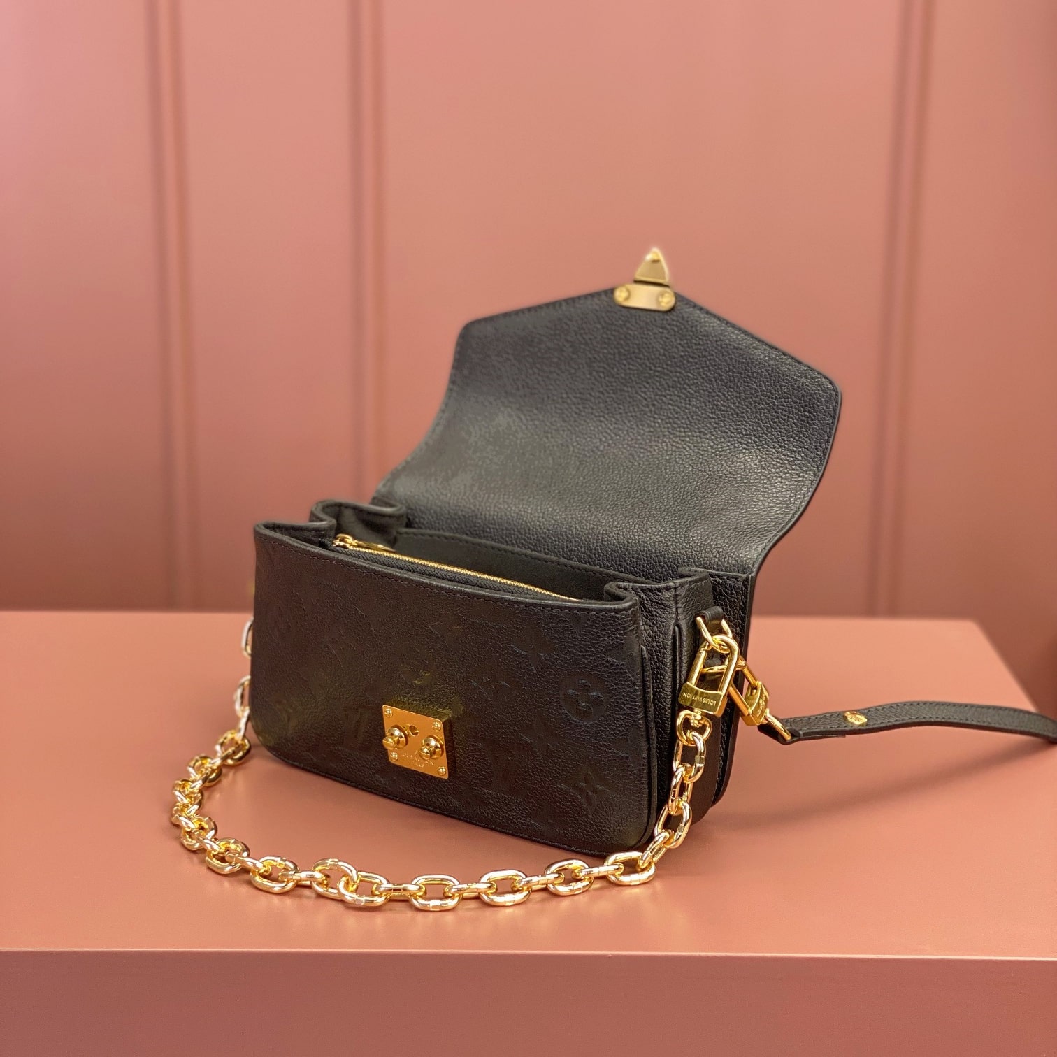 Louis Vuitton 路易威登 Leather Goods