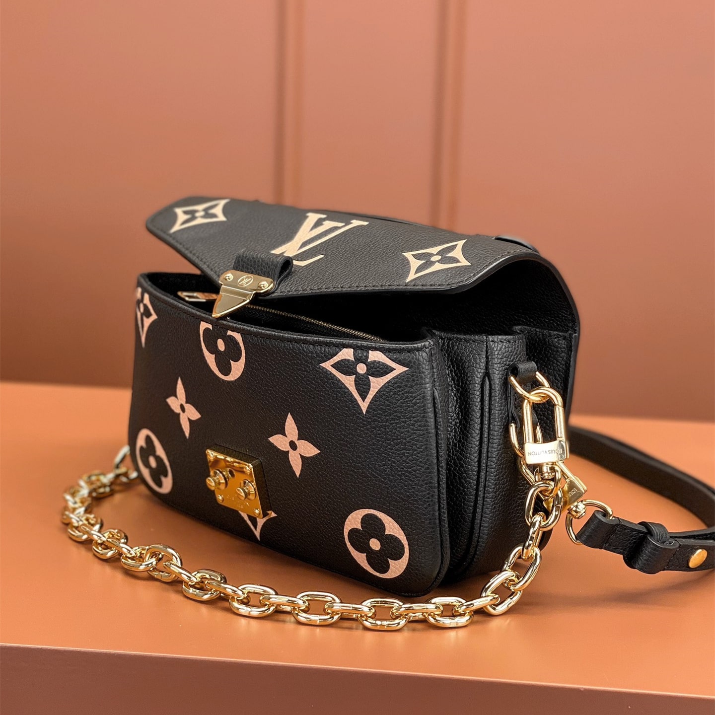 Louis Vuitton 路易威登 Leather Goods