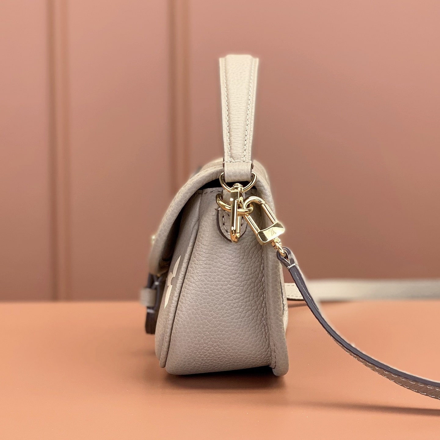 Louis Vuitton 路易威登 Leather Goods