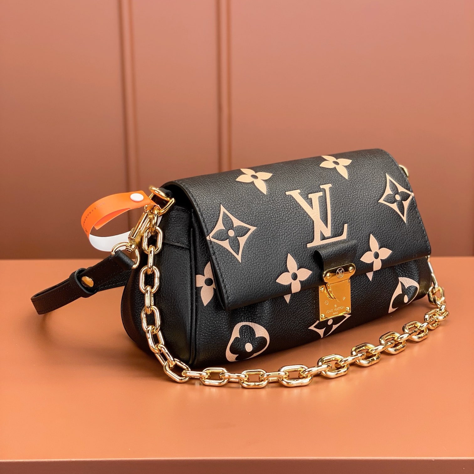Louis Vuitton 路易威登 Chain Bag