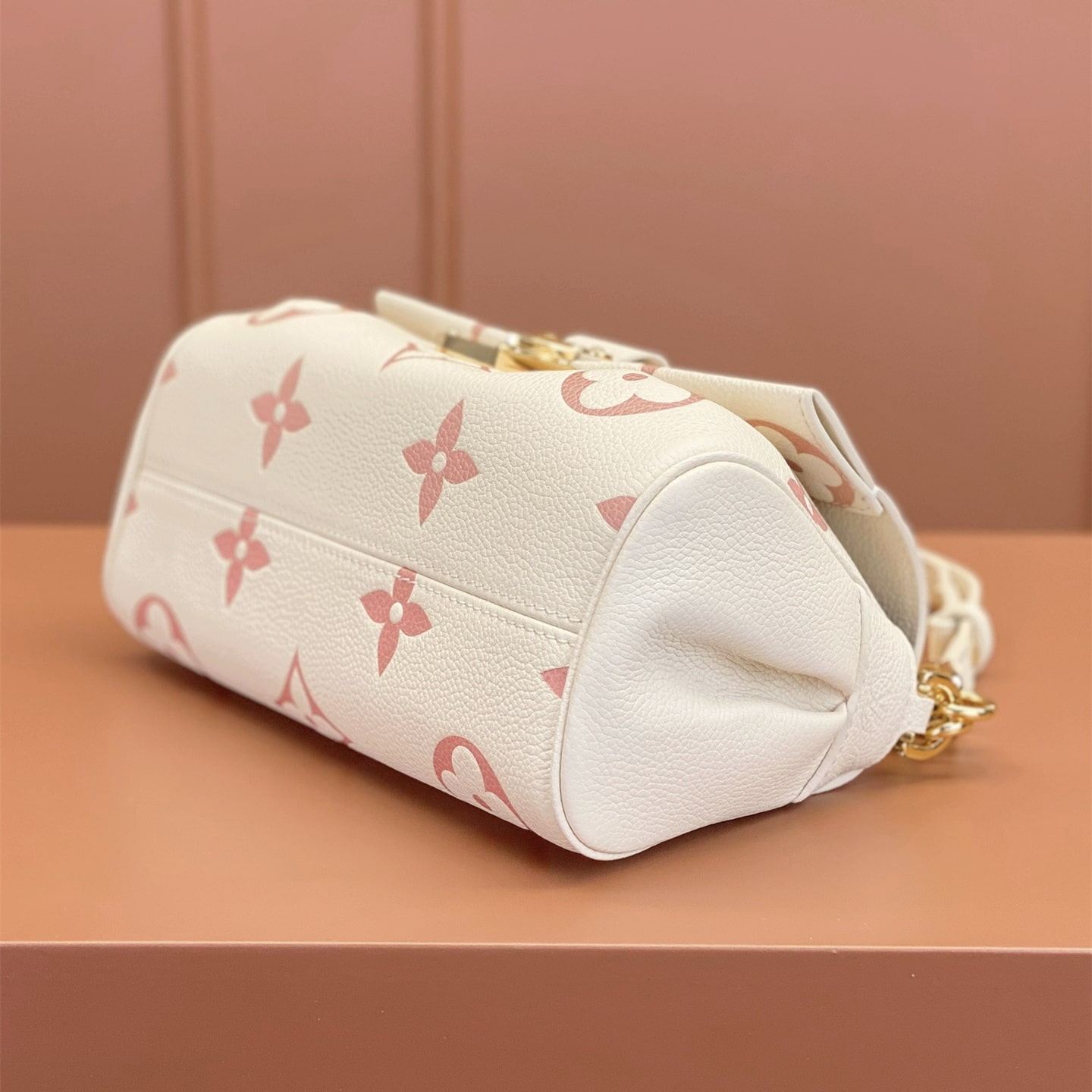 Louis Vuitton 路易威登 Chain Bag