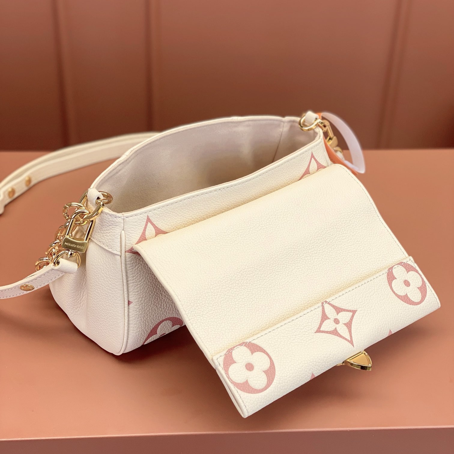 Louis Vuitton 路易威登 Chain Bag
