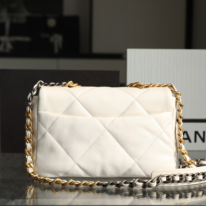 Chanel 香奈兒 Leather Goods