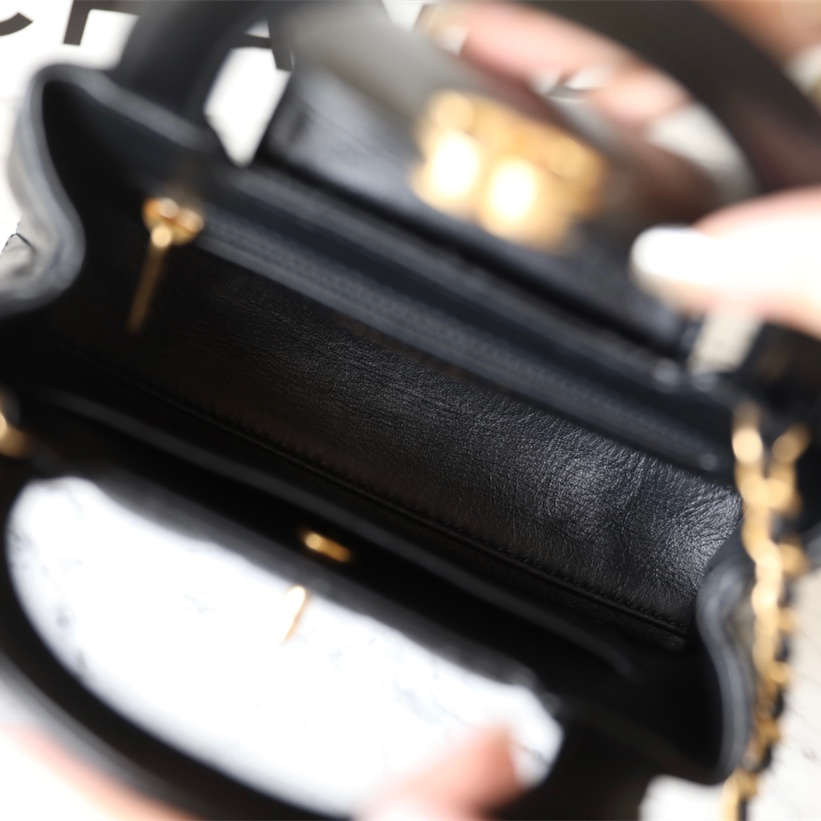 Chanel 香奈兒 Leather Goods