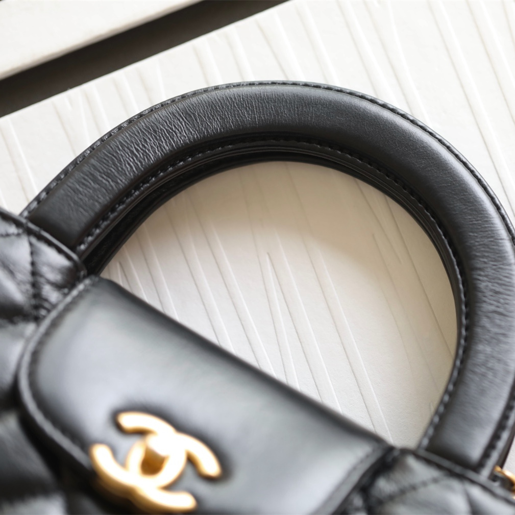 Chanel 香奈兒 Leather Goods