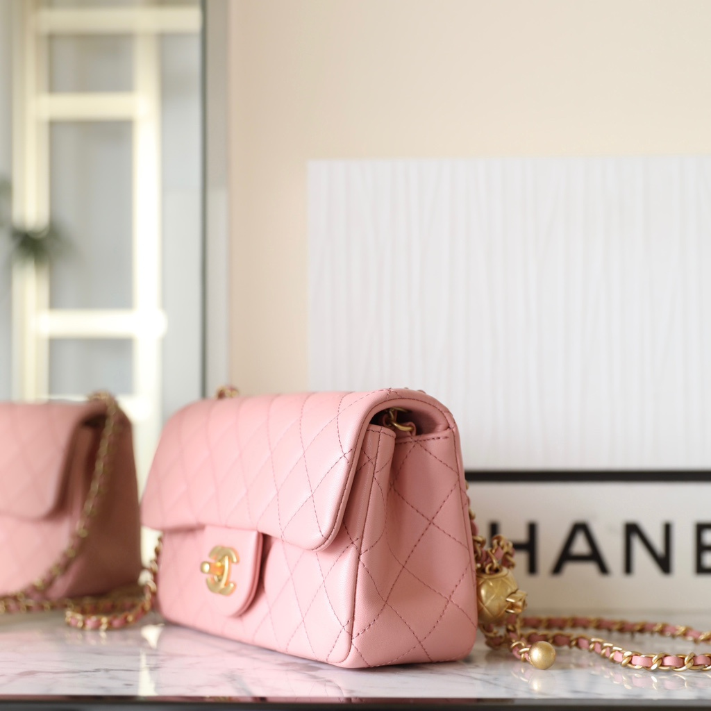 Chanel 香奈兒 Leather Goods