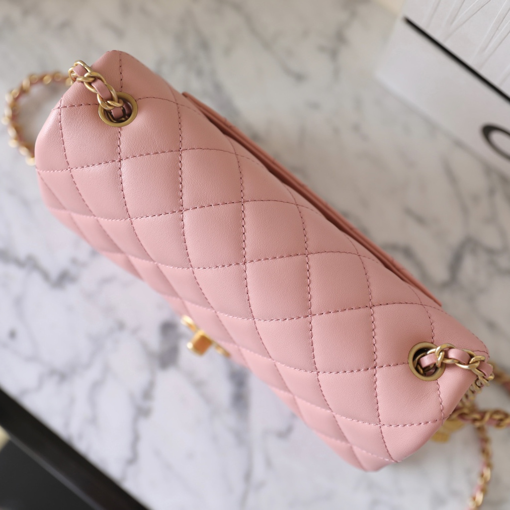 Chanel 香奈兒 Leather Goods