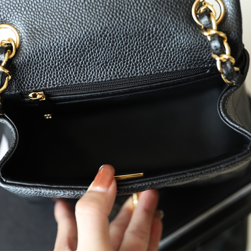 Chanel 香奈兒 Leather Goods