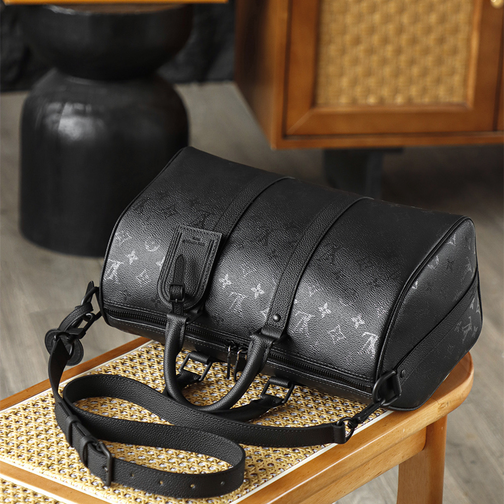 高仿LV*Keepall35系列M28370男士單肩包免檢版