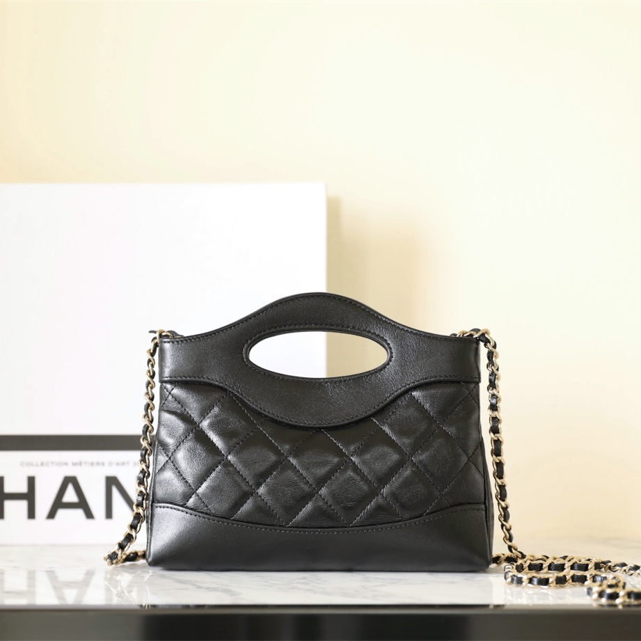 Chanel 香奈兒 Leather Goods