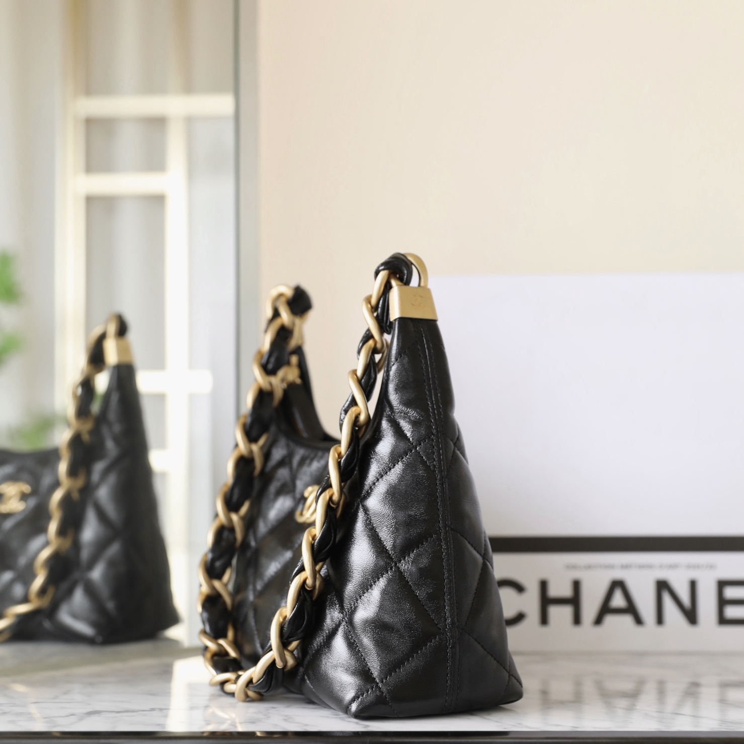高仿Chanel*24A系列AS4922小羊皮流浪包小號免檢版