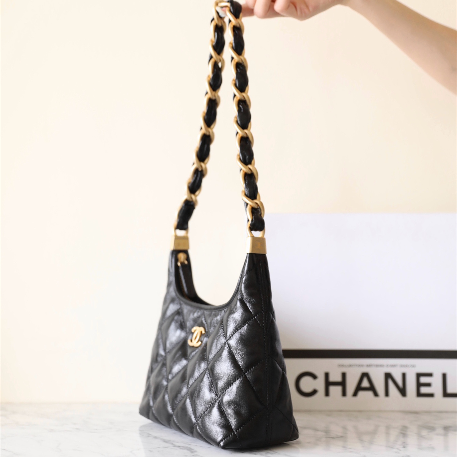高仿Chanel*24A系列AS4922小羊皮流浪包小號免檢版
