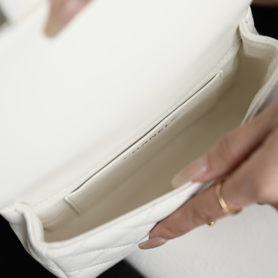 Chanel 香奈兒 Leather Goods