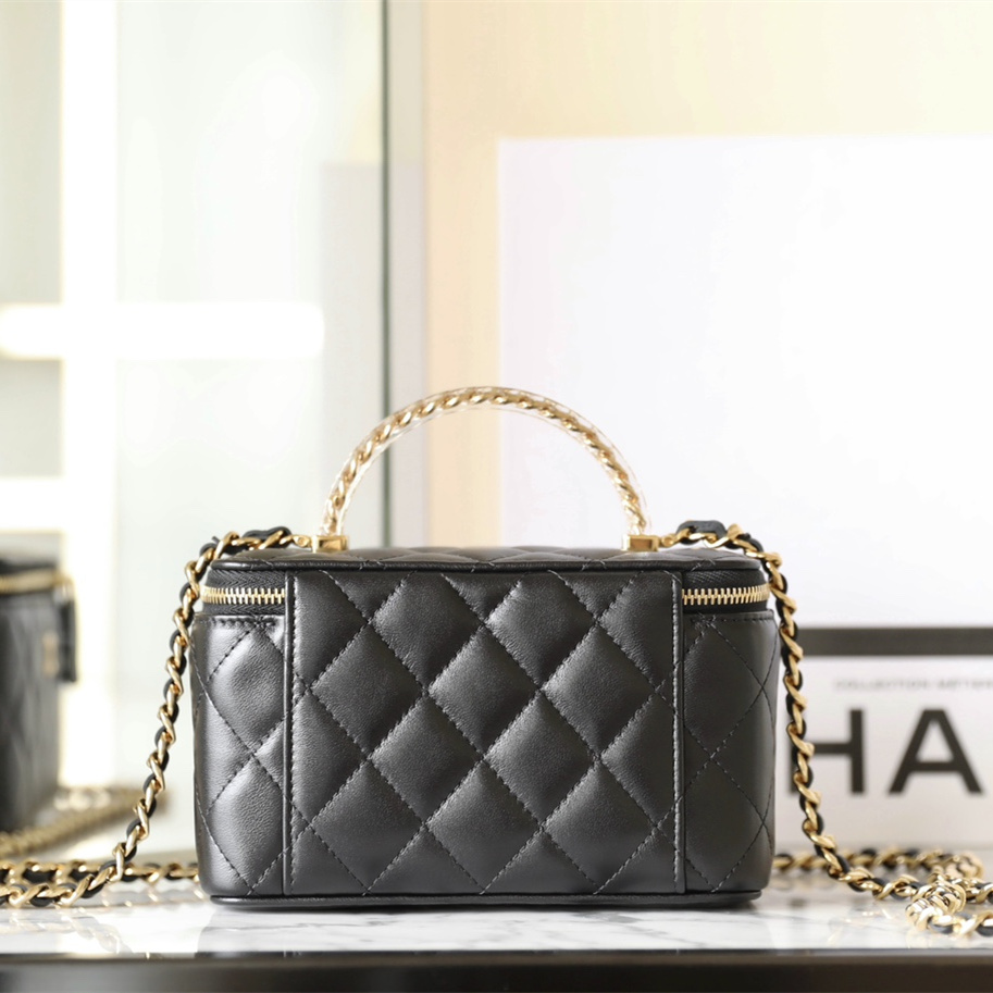 Chanel 香奈兒 Leather Goods