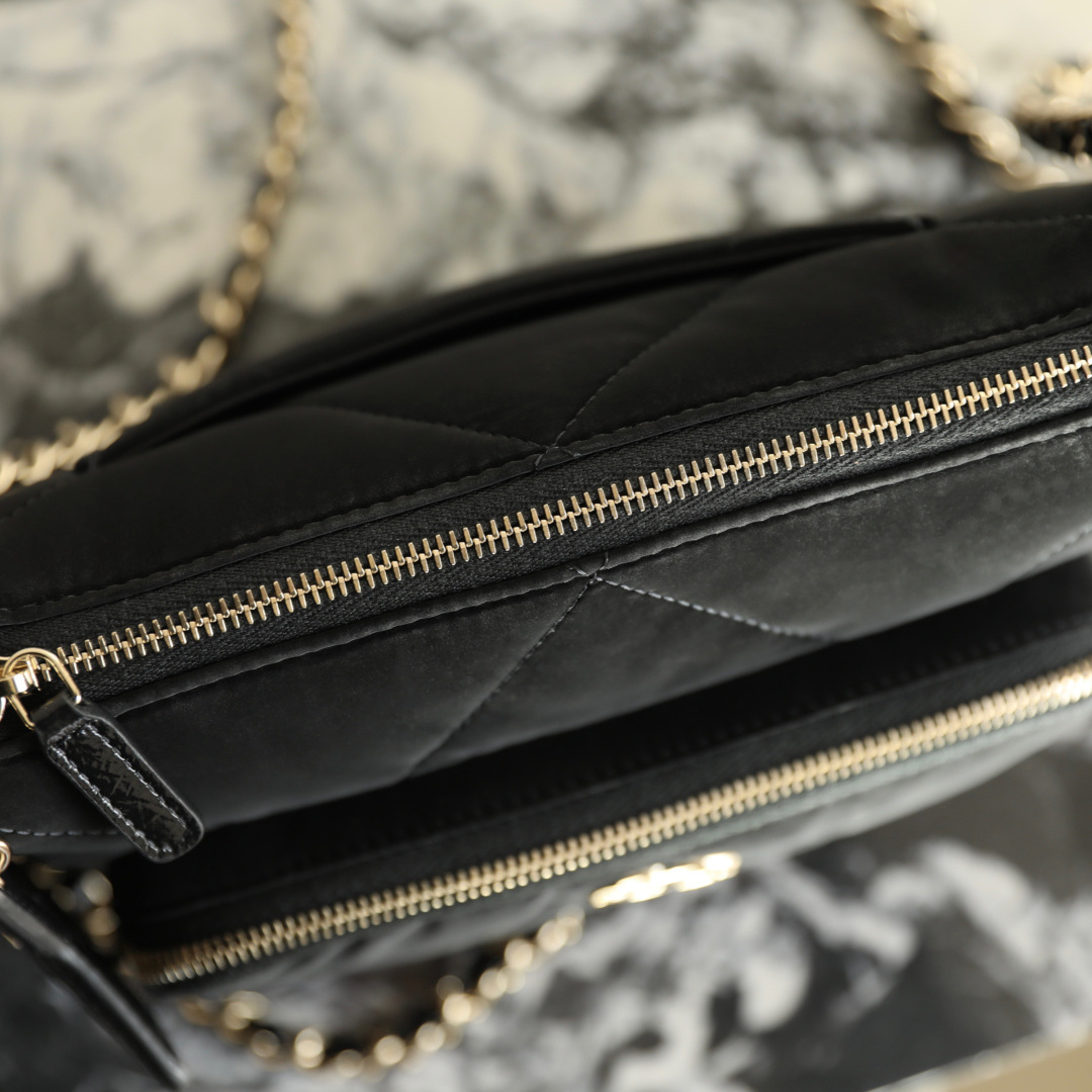 Chanel 香奈兒 Leather Goods