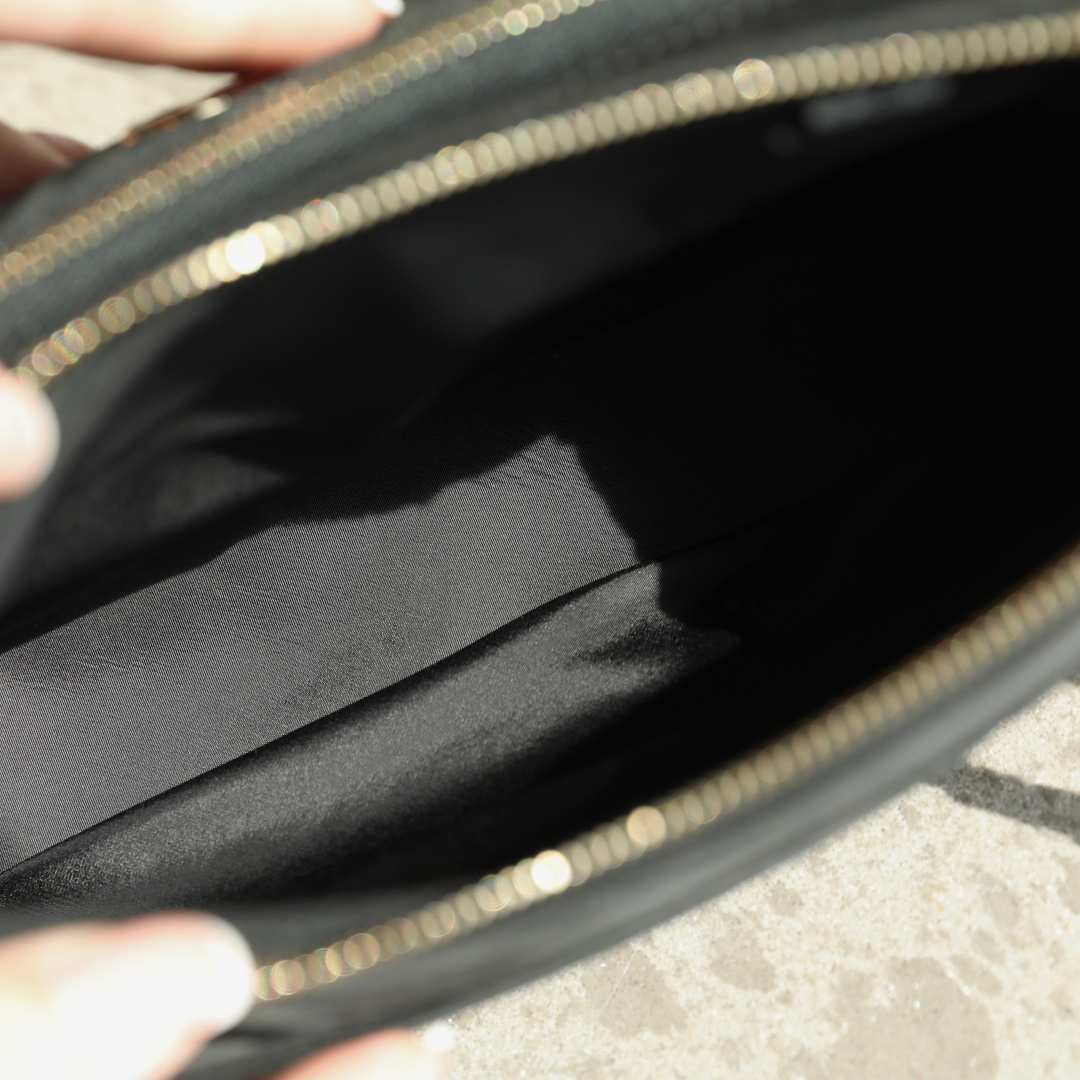 Chanel 香奈兒 Leather Goods