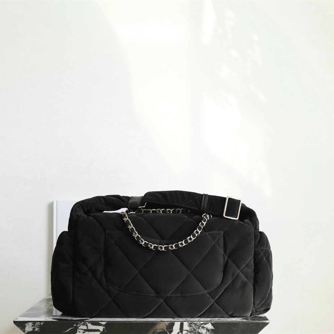 Chanel 香奈兒 Leather Goods