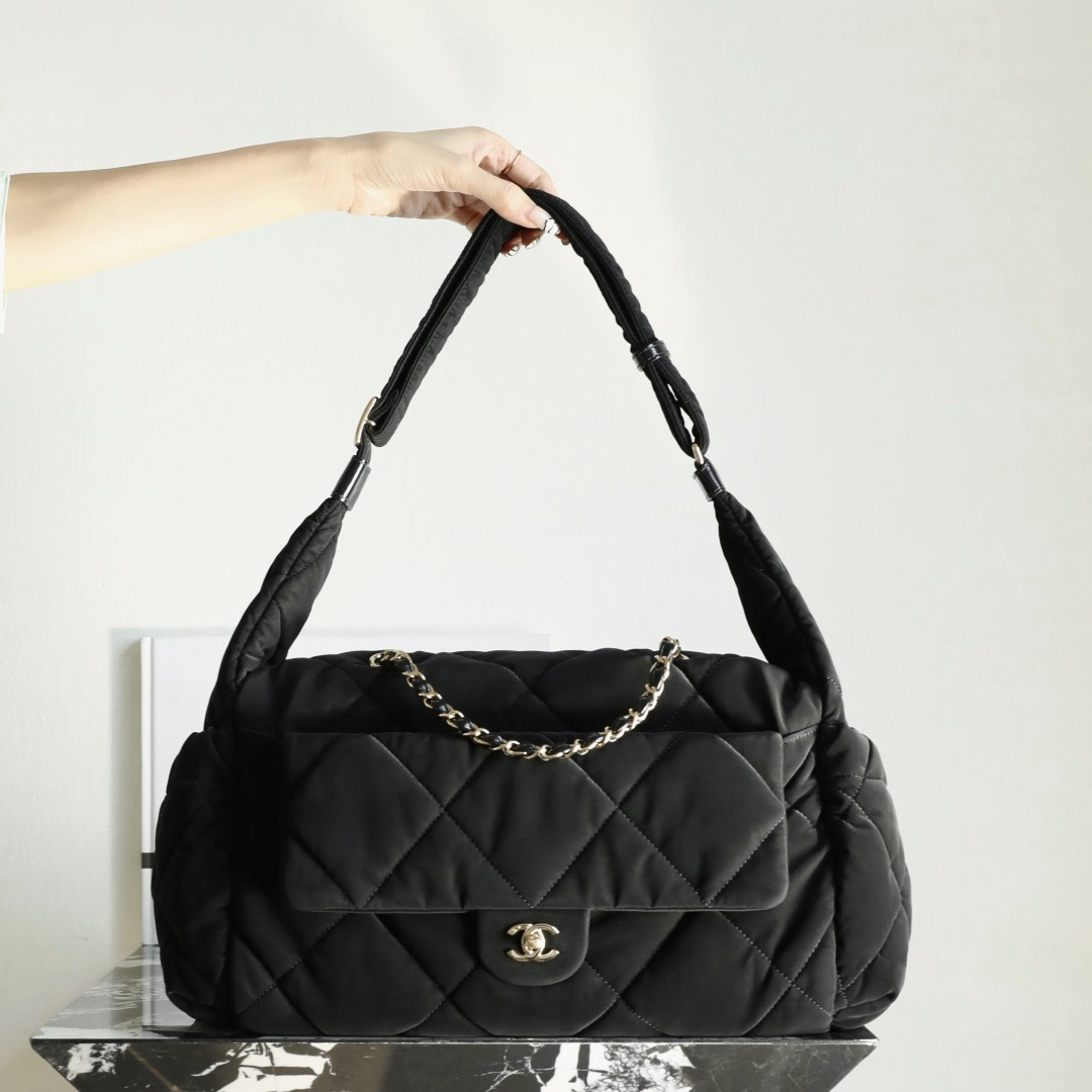 Chanel 香奈兒 Leather Goods