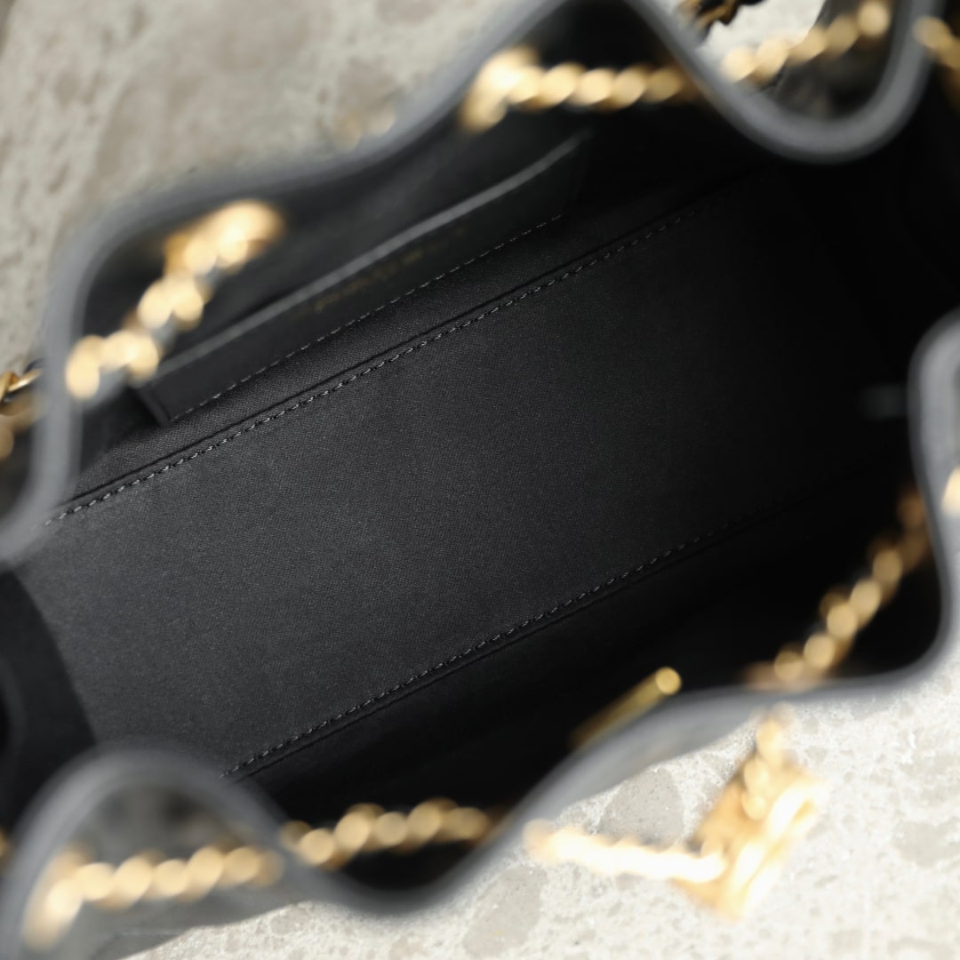 Chanel 香奈兒 Leather Goods