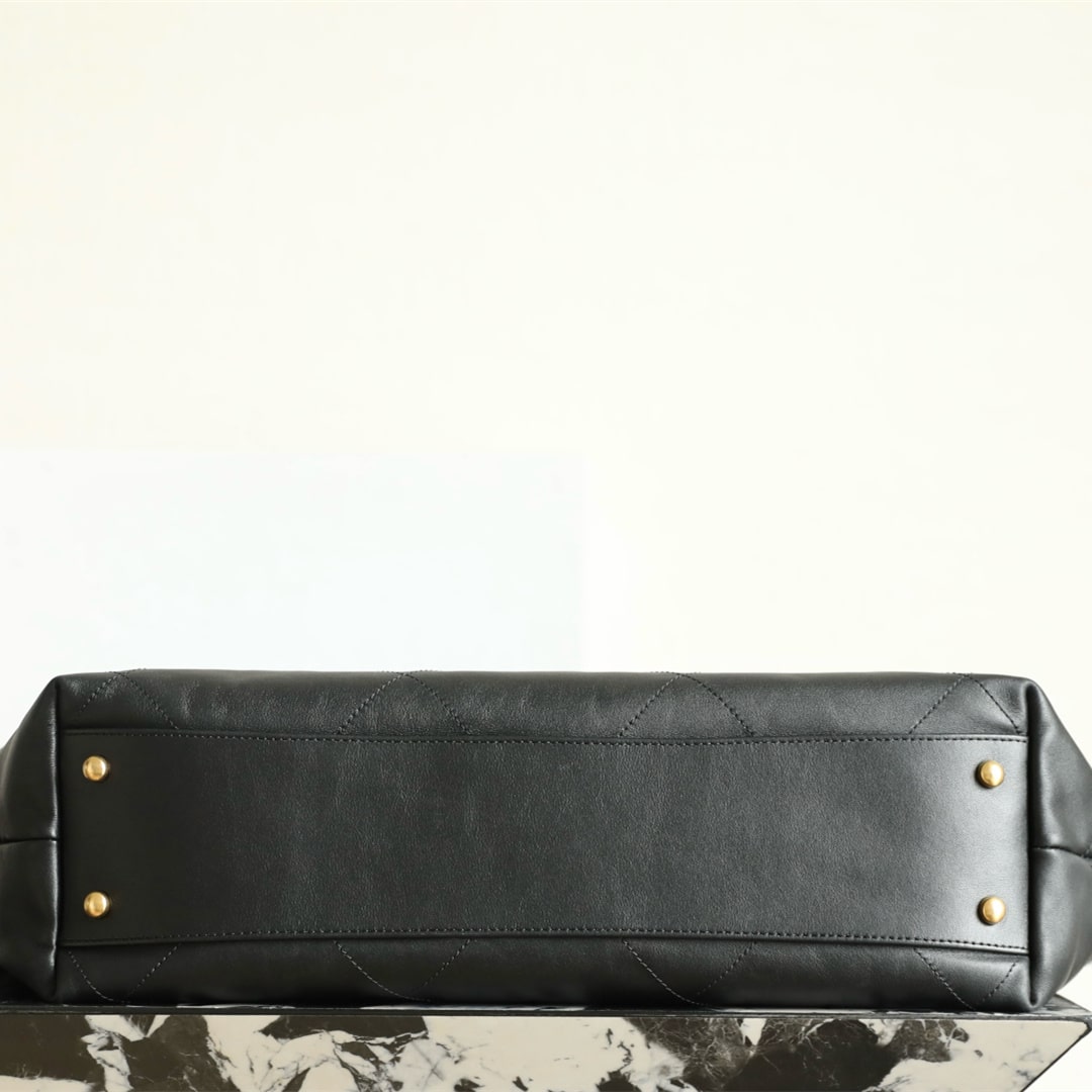 Chanel 香奈兒 Leather Goods