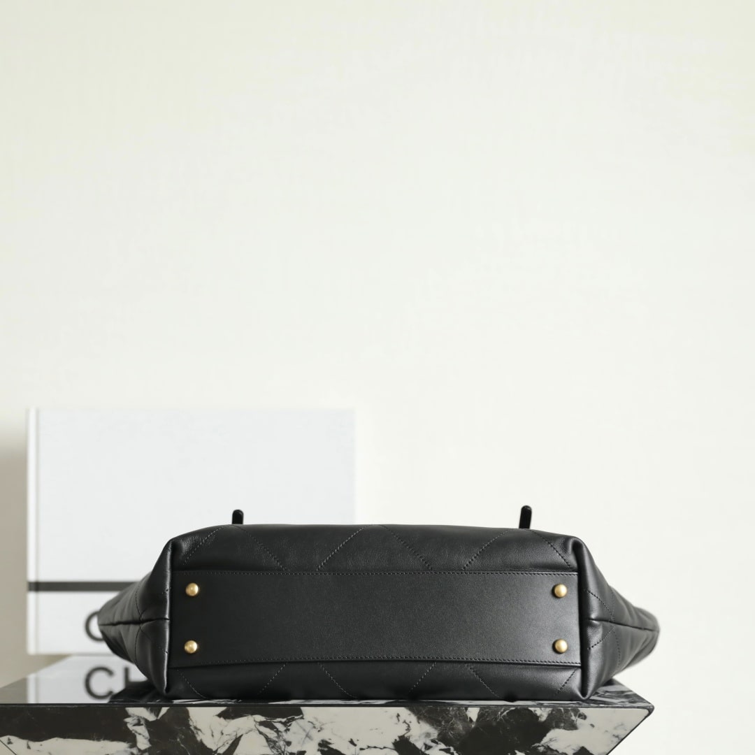 Chanel 香奈兒 Leather Goods