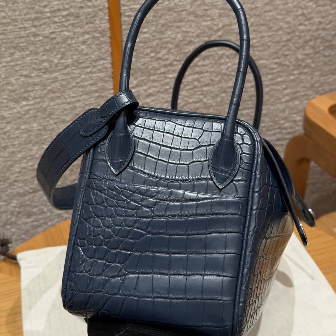 高仿Hermes*Lindy26系列H073428CM2Z71午夜藍拼法國藍鱷魚皮銀扣純手工