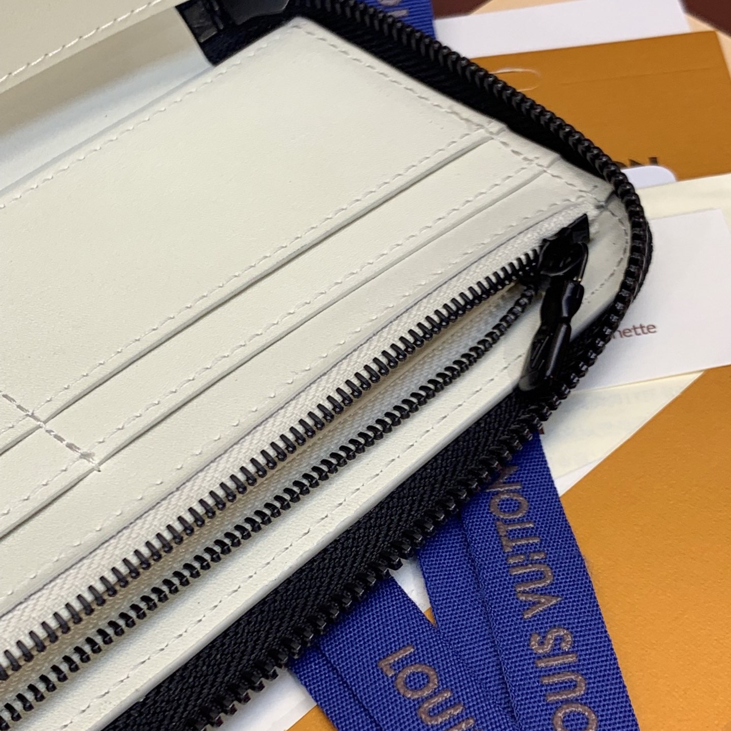 Louis Vuitton 路易威登 Leather Goods
