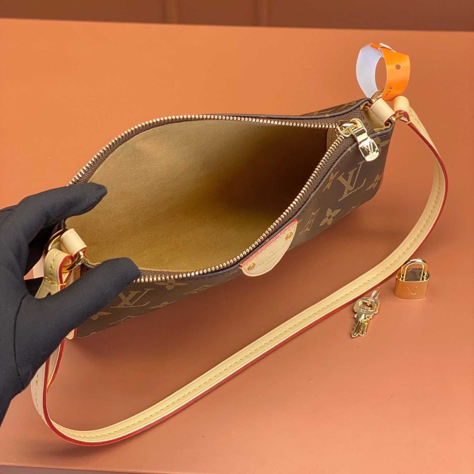 Louis Vuitton 路易威登 Leather Goods