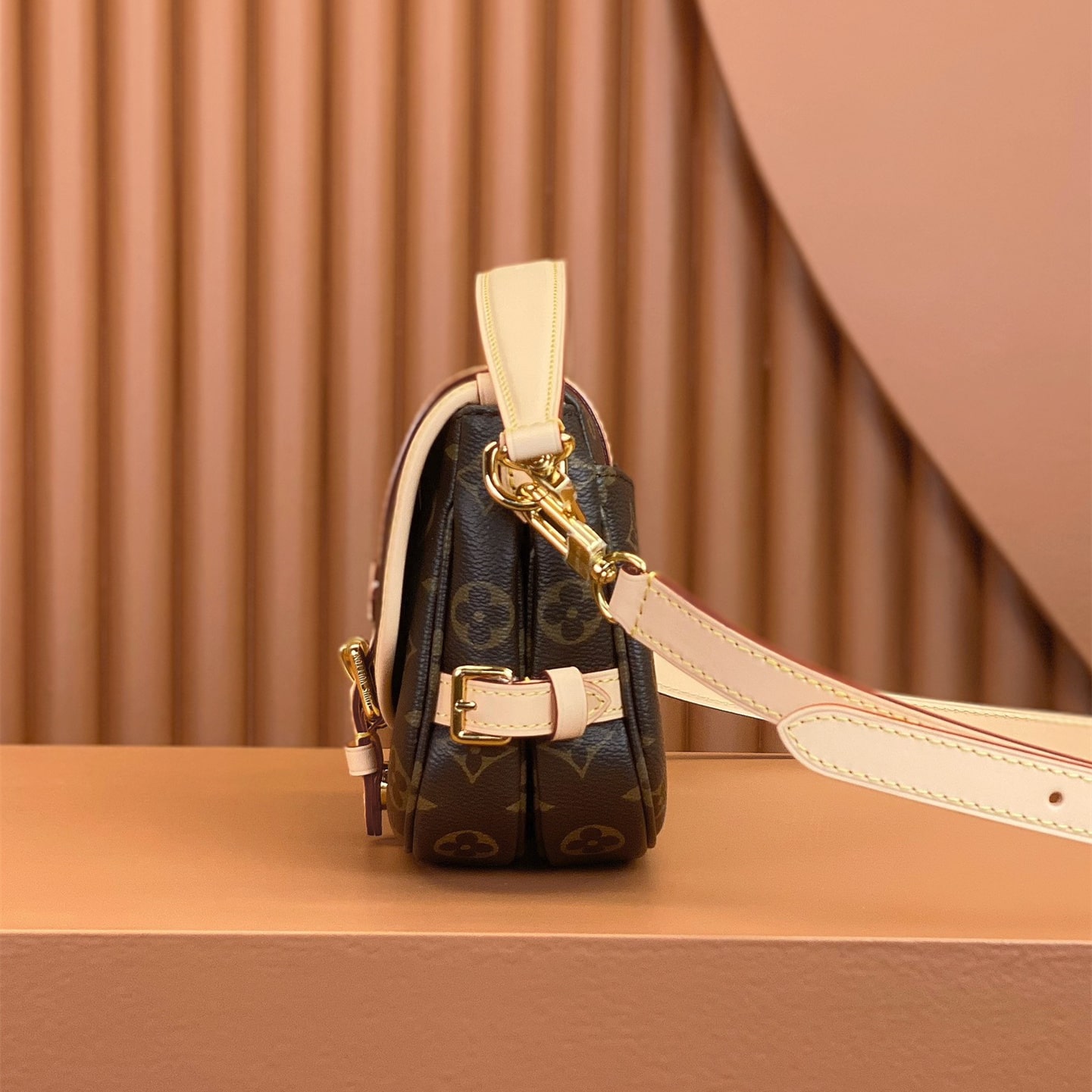 Louis Vuitton 路易威登 Leather Goods
