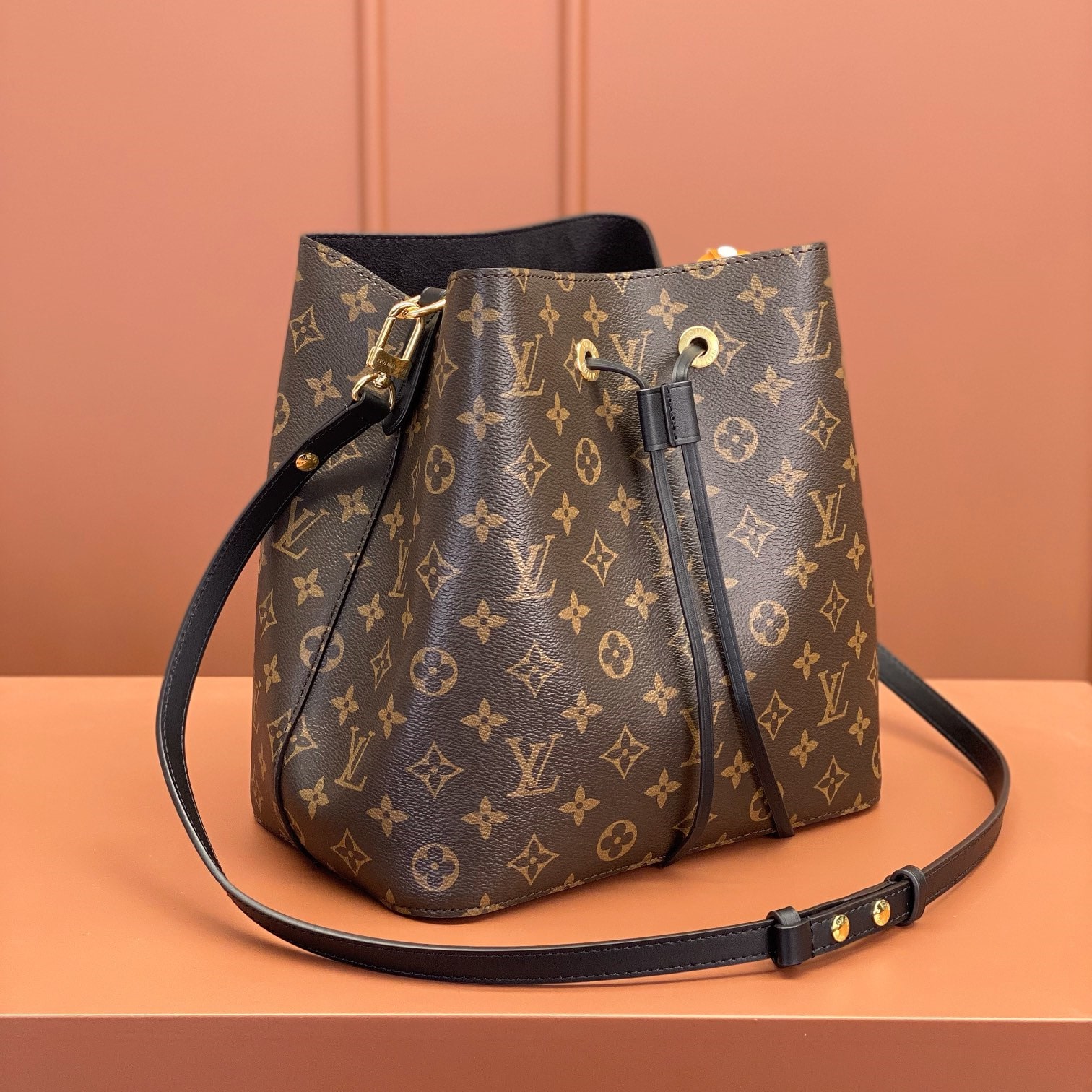 Louis Vuitton 路易威登 Bucket Bag