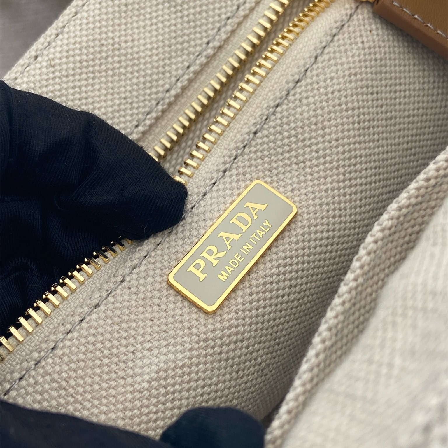 Prada 普拉達 Leather Goods