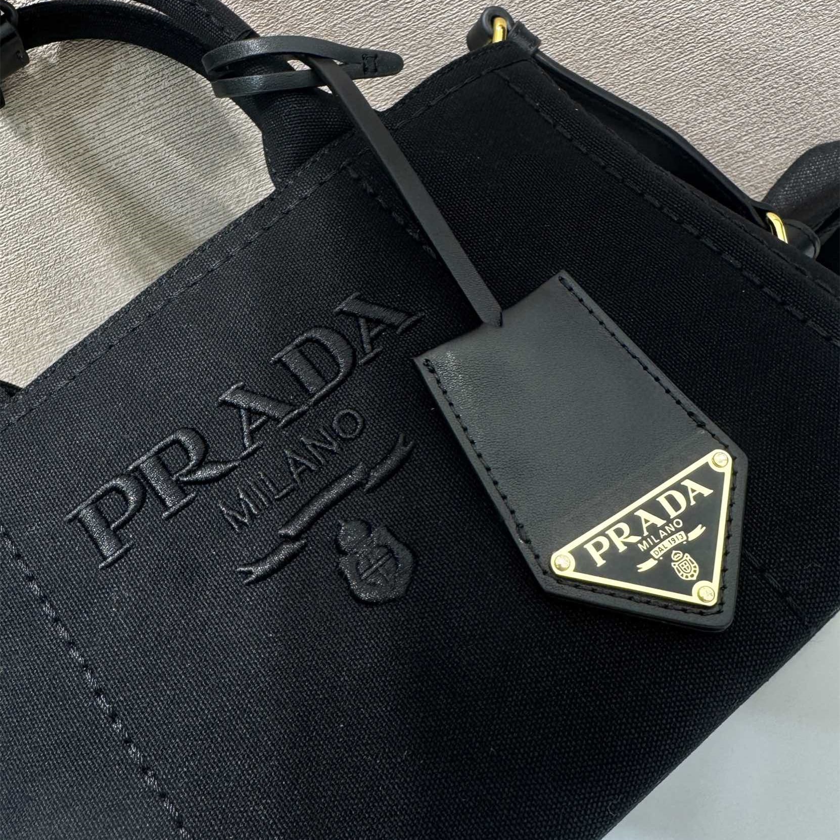 Prada 普拉達 Leather Goods