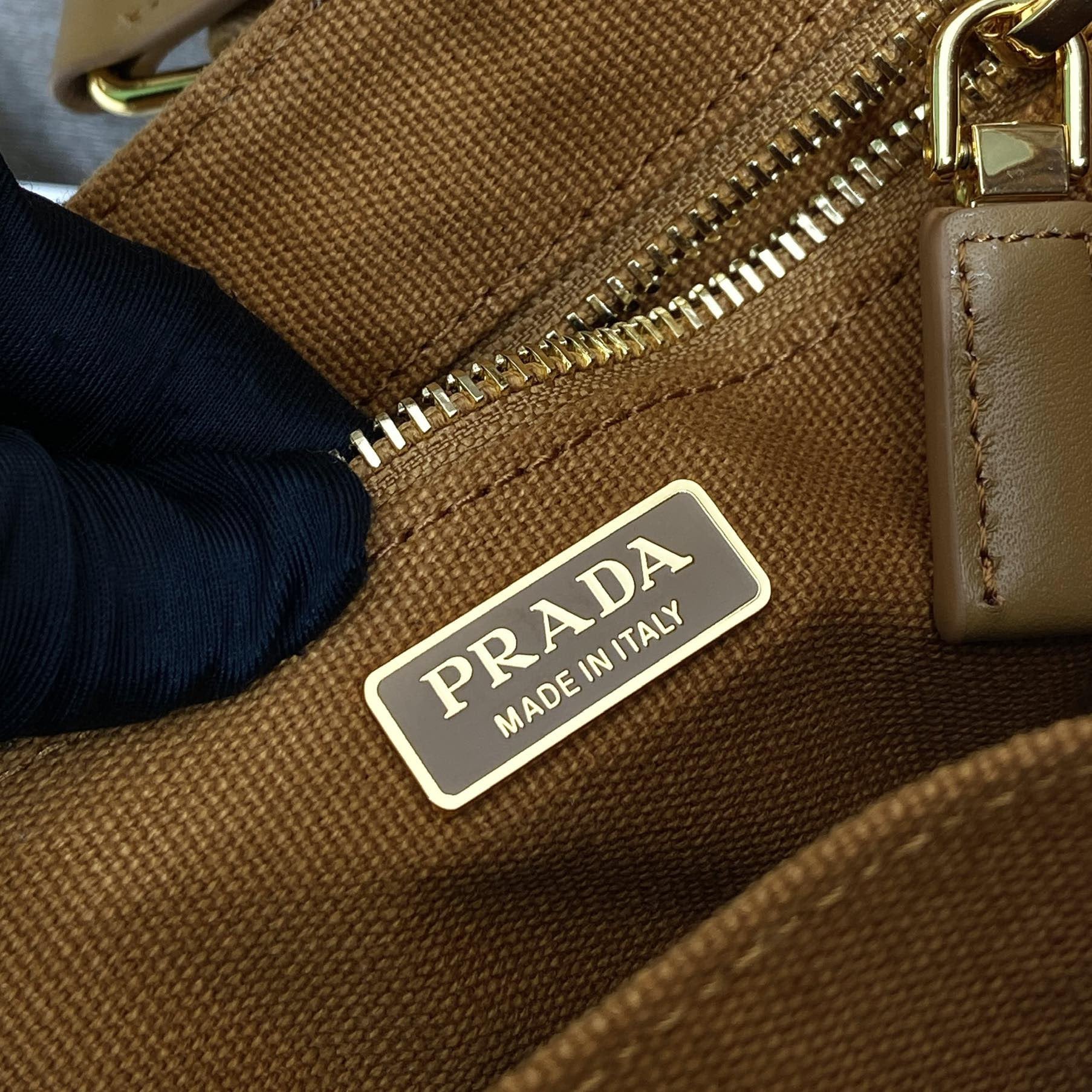 Prada 普拉達 Leather Goods
