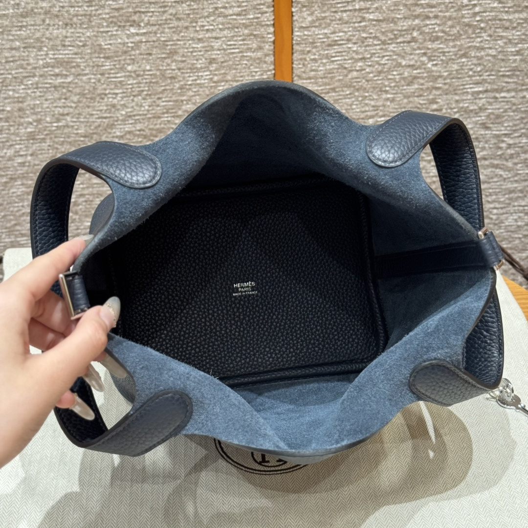 高仿Hermes*Picotin Lock18系列H56289TC2Z午夜藍牛皮銀扣純手工