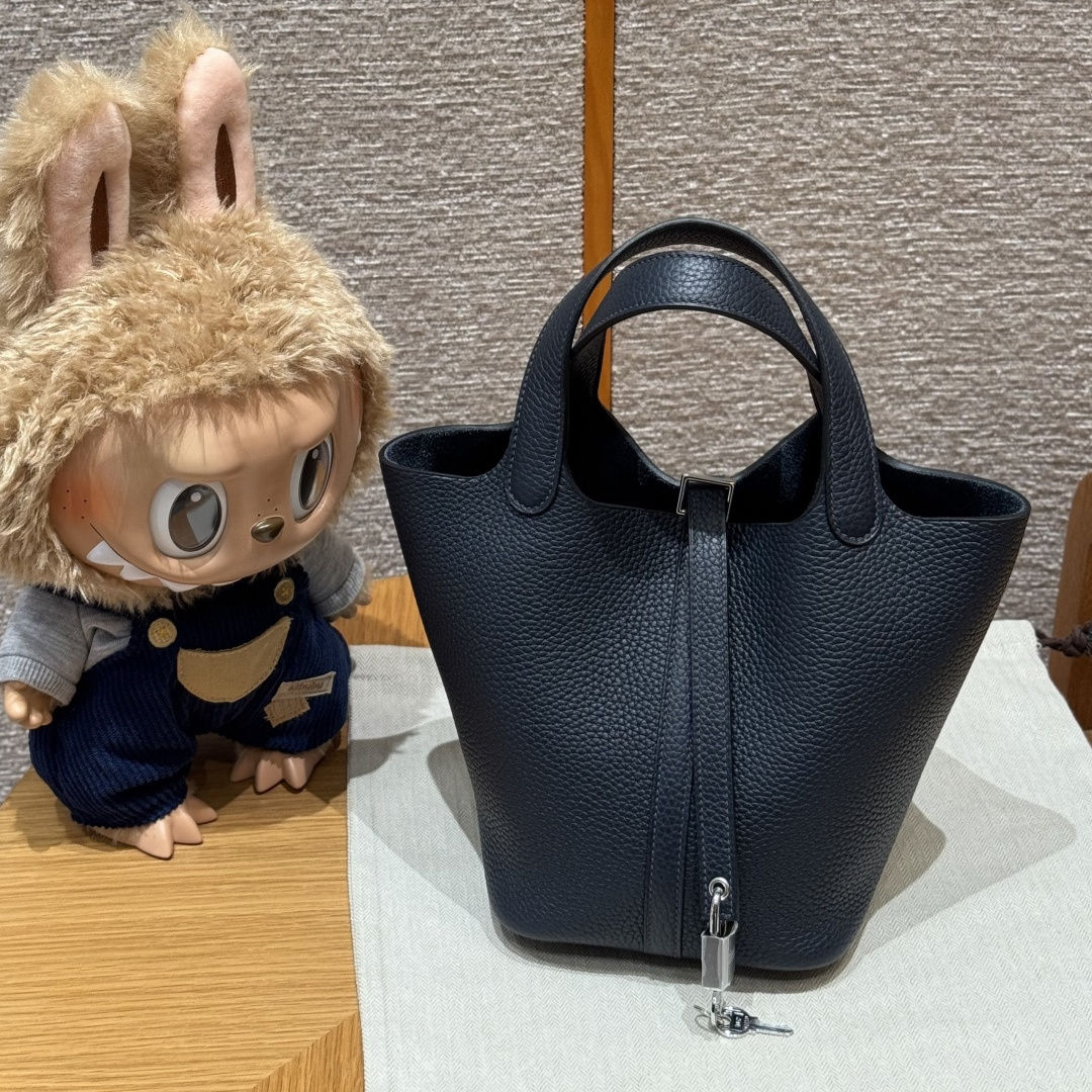 高仿Hermes*Picotin Lock18系列H56289TC2Z午夜藍牛皮銀扣純手工