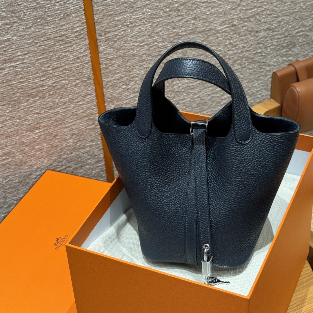 高仿Hermes*Picotin Lock18系列H56289TC2Z午夜藍牛皮銀扣純手工