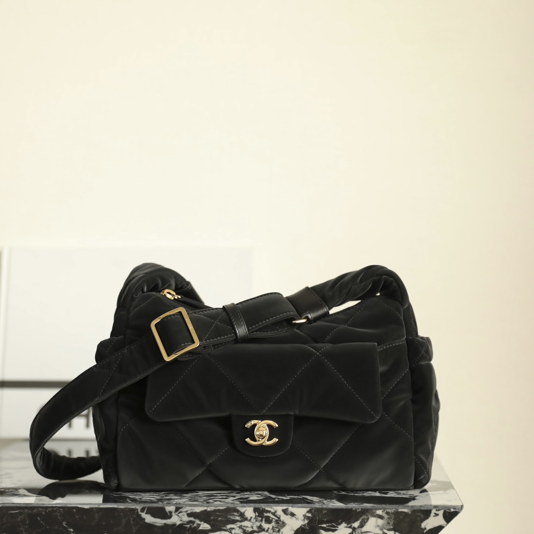 Chanel 香奈兒 Leather Goods