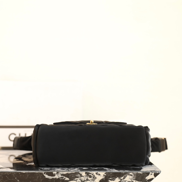 Chanel 香奈兒 Leather Goods