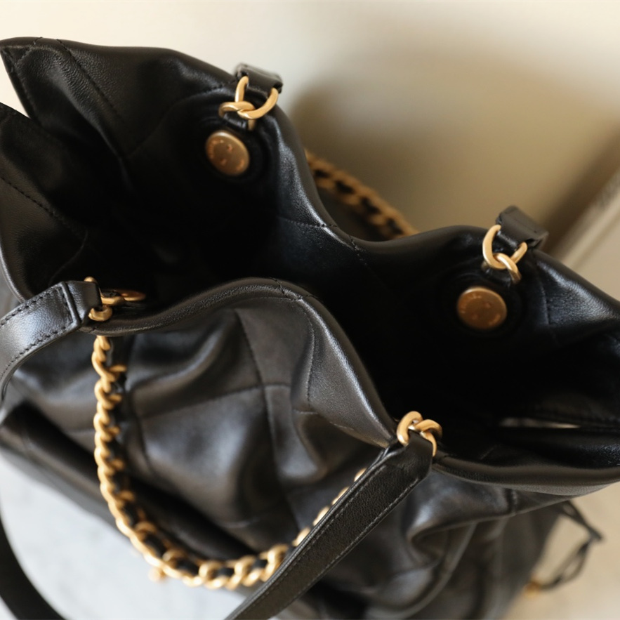 Chanel 香奈兒 Leather Goods