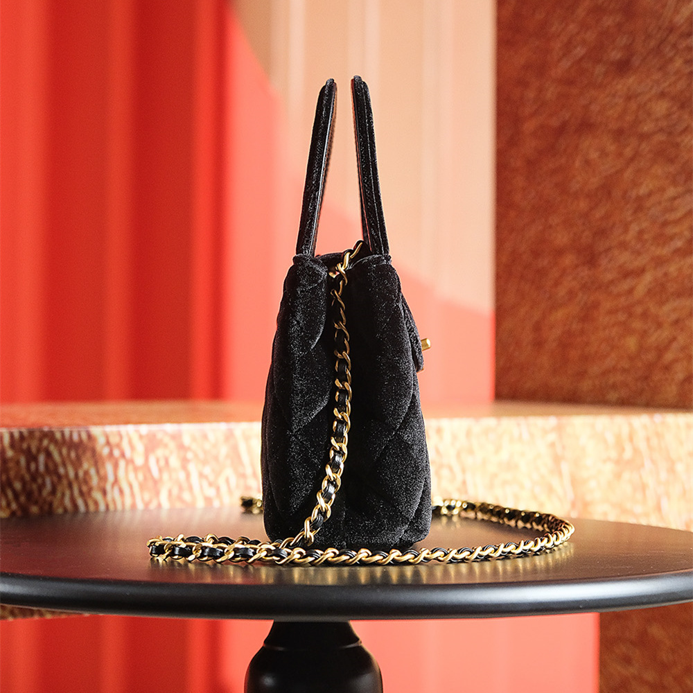 Chanel 香奈兒 Leather Goods