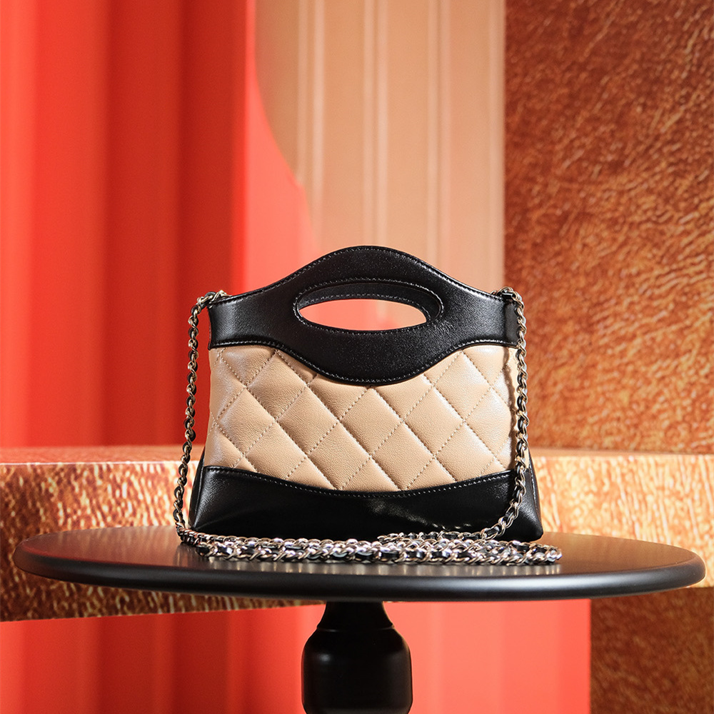 Chanel 香奈兒 Leather Goods