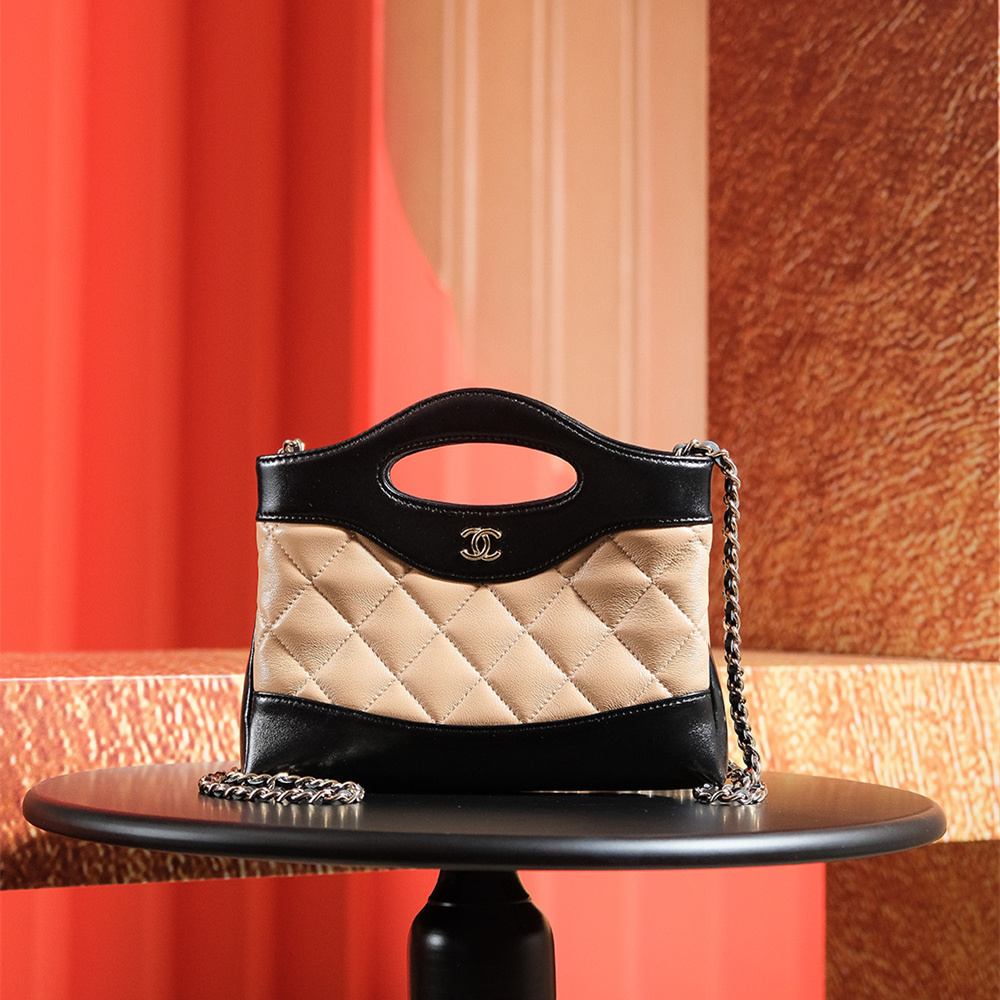 Chanel 香奈兒 Leather Goods