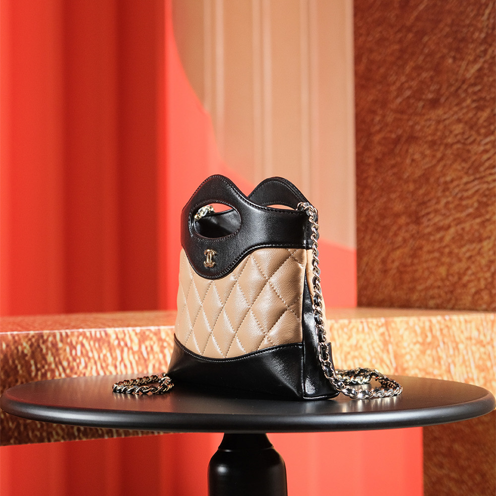 Chanel 香奈兒 Leather Goods